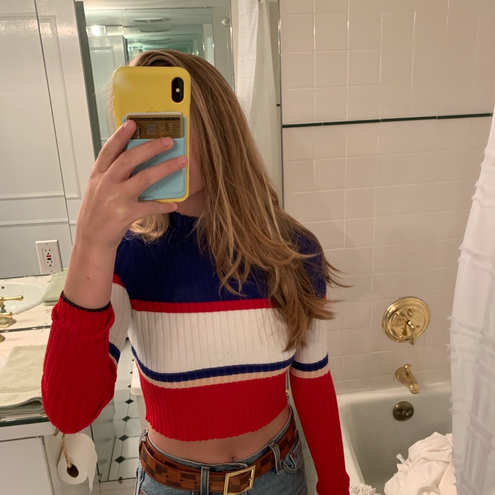 Cute mocked cropped sweater! - Picture 1 of 6